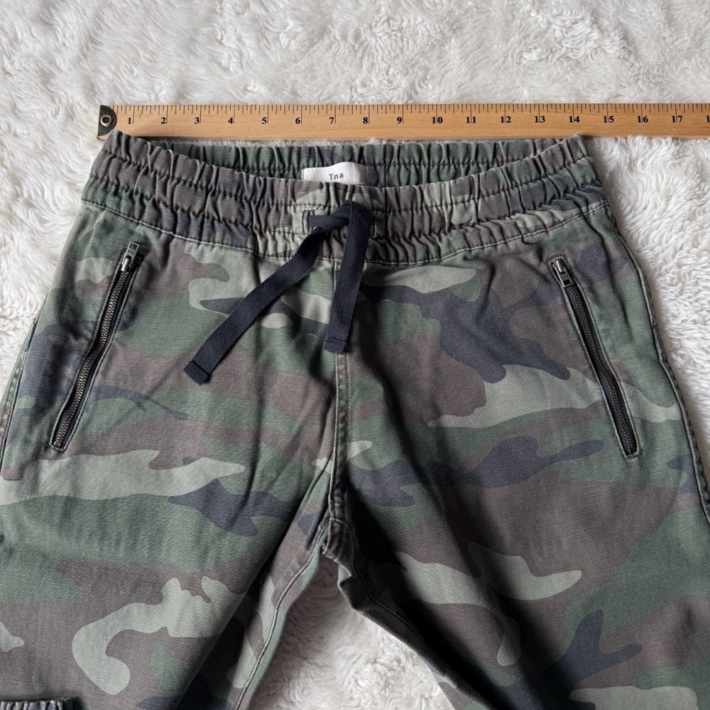 TNA Aritzia Woman Camo High Waist Cotton Jogger SMALL Grunge Utility Streetwear - Picture 6 of 9